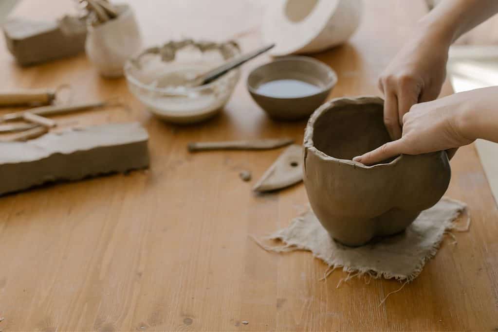 12 Techniques For Hand Building Clay And Coil Pottery Ceramike